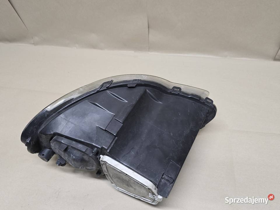 Lampa Prawy Przód CHRYSLER VOYAGER 33 IV LIFT dolnośląskie Kąty Wrocławskie
