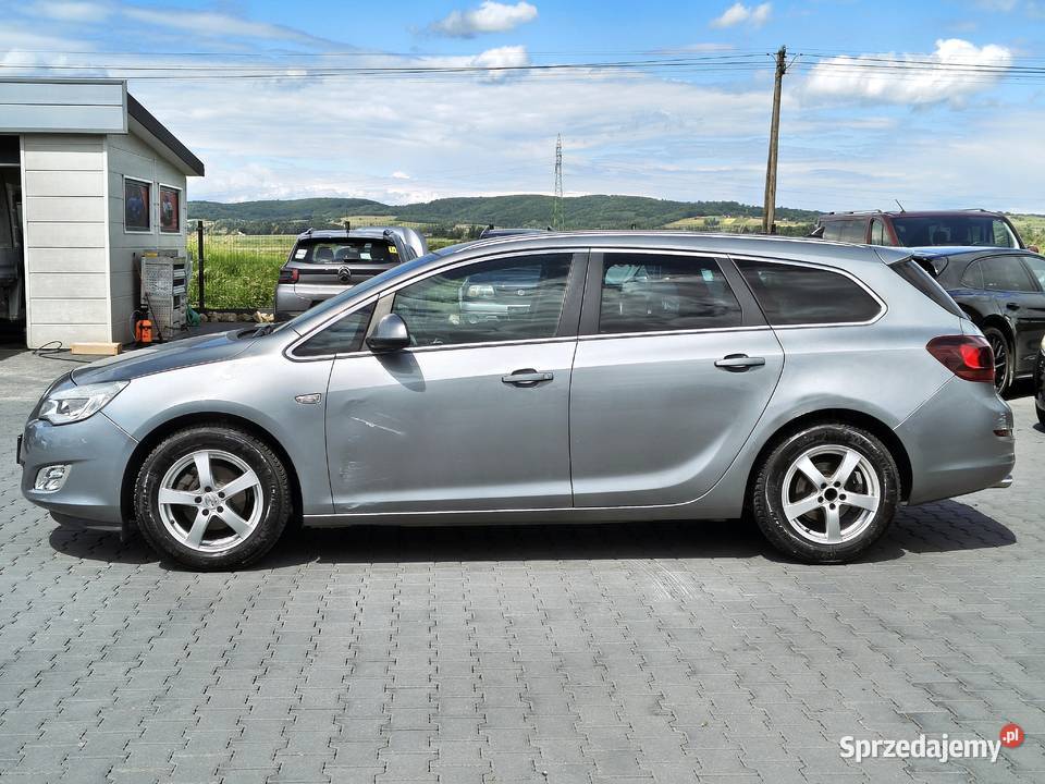 Opel Astra Sport Tourer NISKI PRZEBIEG Okazyjna czujnik parkowania