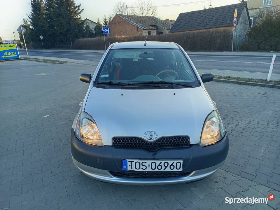 Toyota Yaris 10 benzyna wspomaganie kierowcy