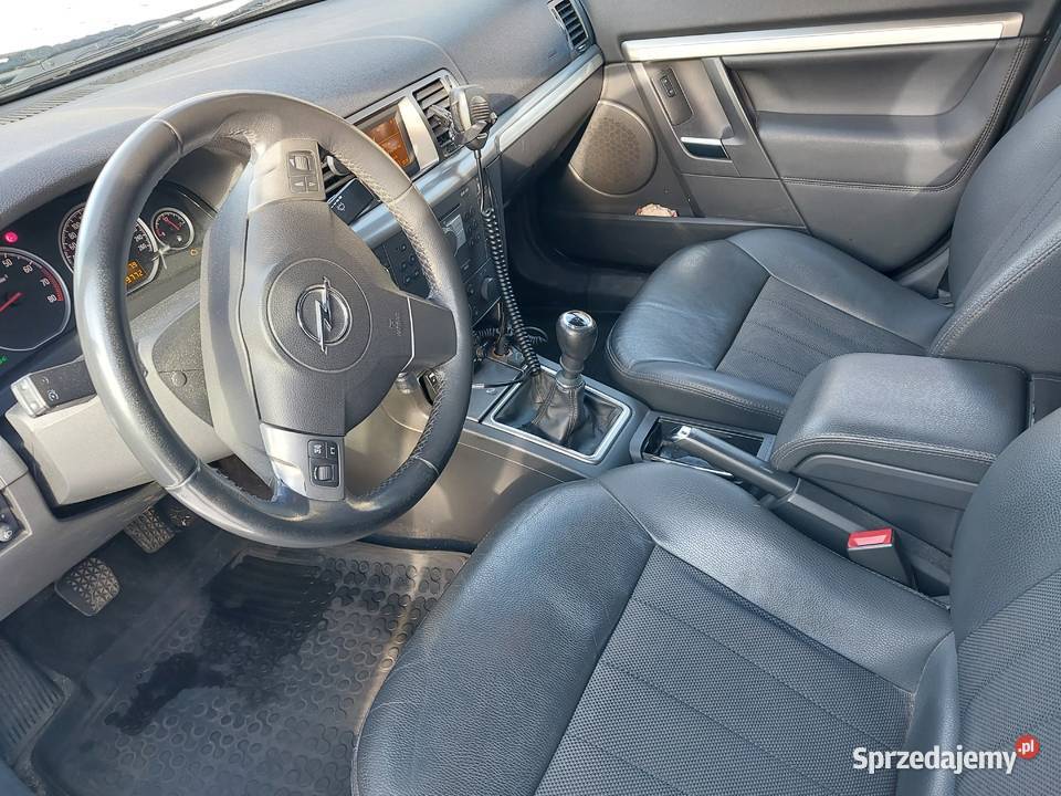 VECTRA C 28 V6 TURBO 250KM