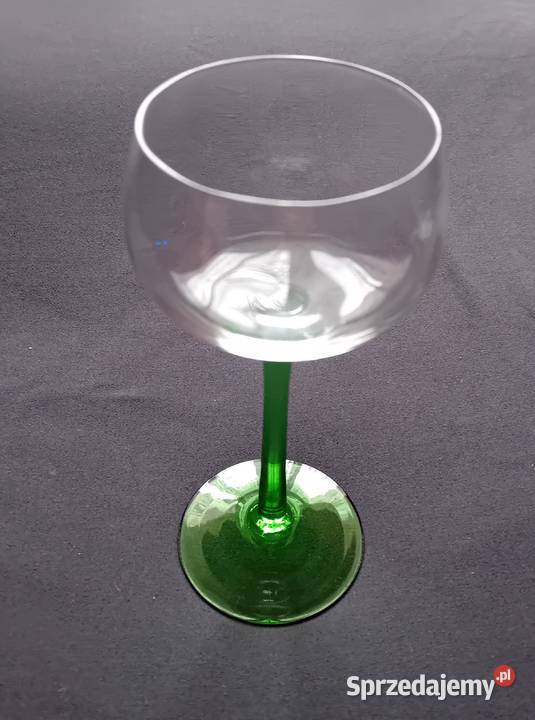 Kieliszek do wina z wzorem optycznym na zielonej wielkopolskie Koźminek