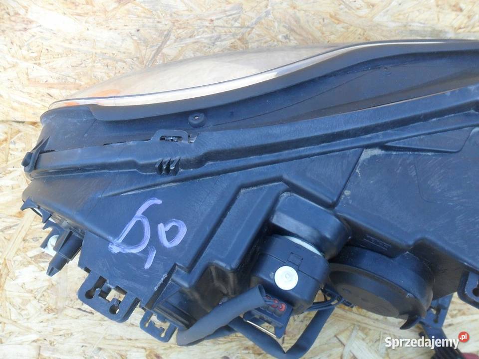 Volvo XC90 C 2009 2010 2011 2012 2013 xenon lewy Lampy przednie wielkopolskie Nowy Tomyśl