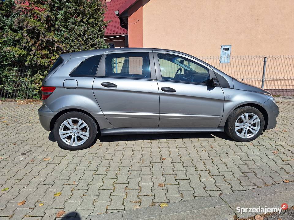 SPROWADZONYSERWISOWANYKLIMATYZACJAŁAŃCUCH elektrochrom. lusterka boczne