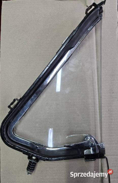 Okno trójkątne Wołga GAZ 24