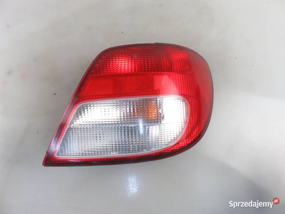 LAMPA PRAWA TYLNA SUBARU IMPREZA II