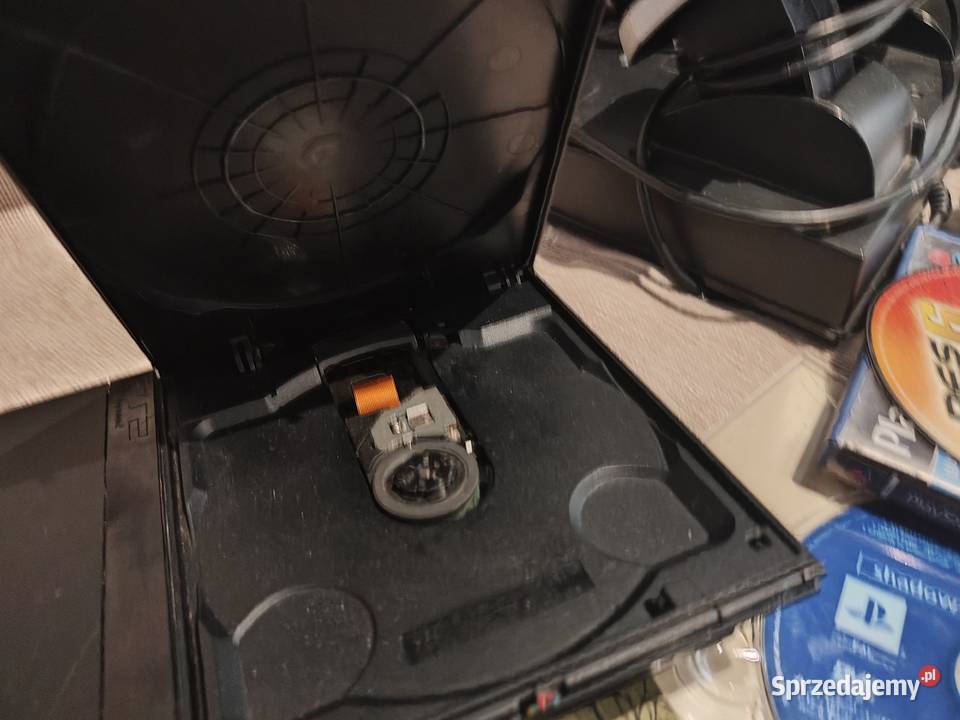 Zestaw Konsola Sony 2 slim kierownica 2 pady i Warszawa sprzedam