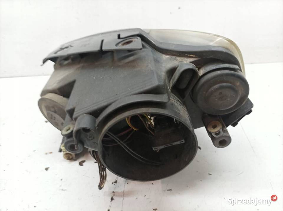 LAMPA PRZÓD PRAWA SOCZEWKA VW Volkswagen Passat Lampy przednie