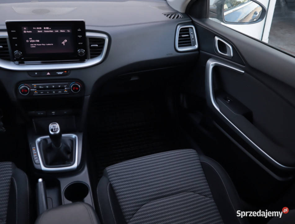 Kia Ceed 15 TGDI asystent pasa ruchu