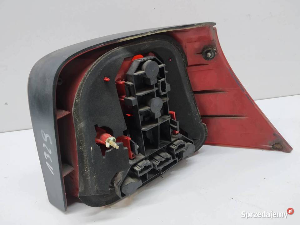 LAMPA TYŁ LEWA 5D HB LIFT VW Volkswagen Golf IV Rok produkcji 2003 Części samochodowe świętokrzyskie