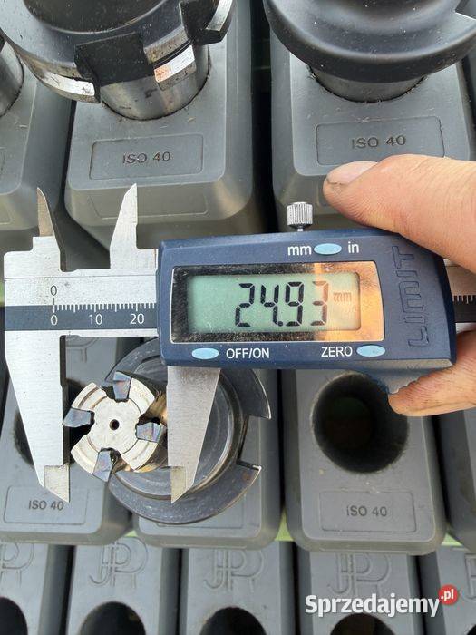 Frez czołowy 25 mm z płytkami na oprawce SK40 Tuliszków