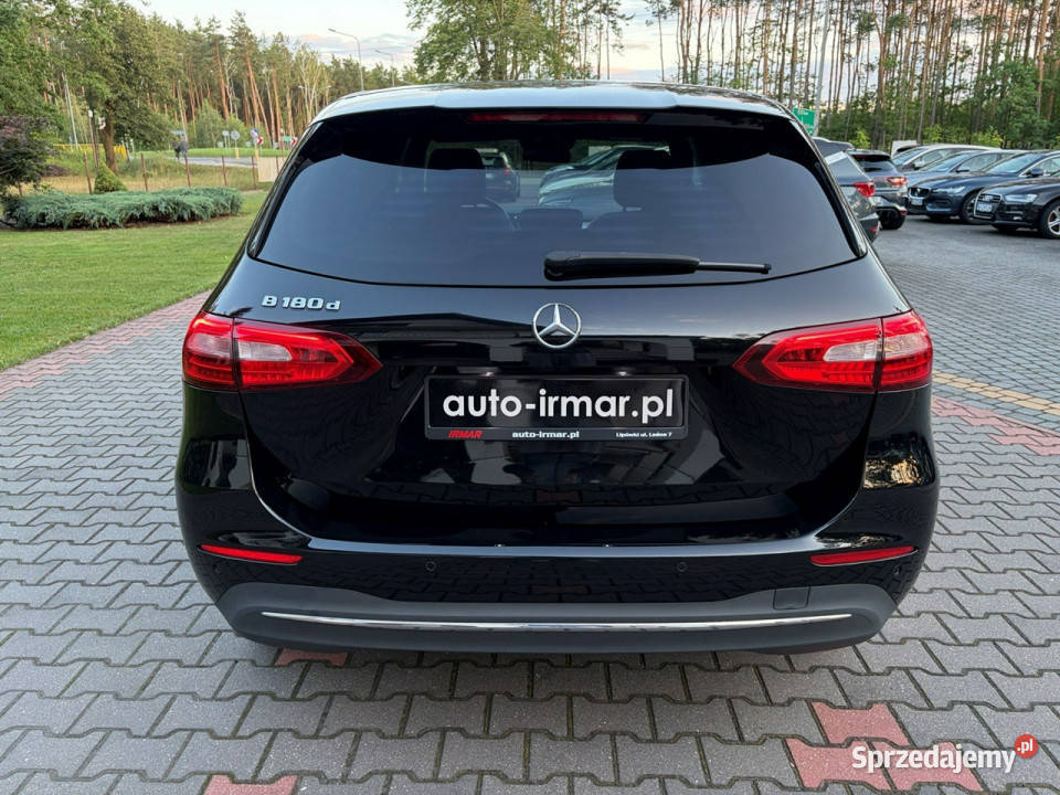 Mercedes B 180 Automat Półskóry Kamery CarPlay 174600km Lipówki