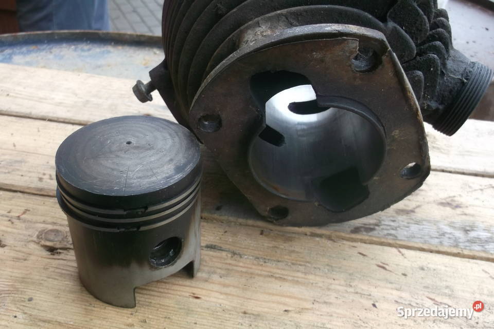 pannonia 250 cylinder żeliwny 699mm sprzedam