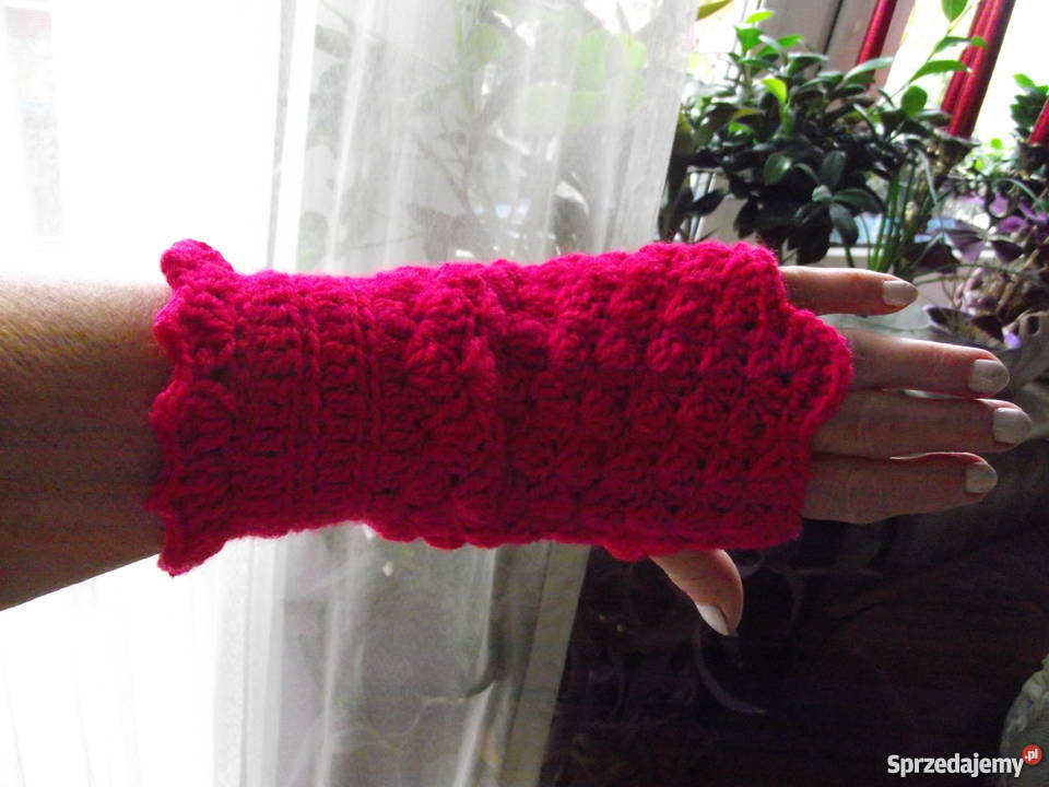 MALINOWY KOMPLET OTULACZY MITENKI I PRZPASKA Piła