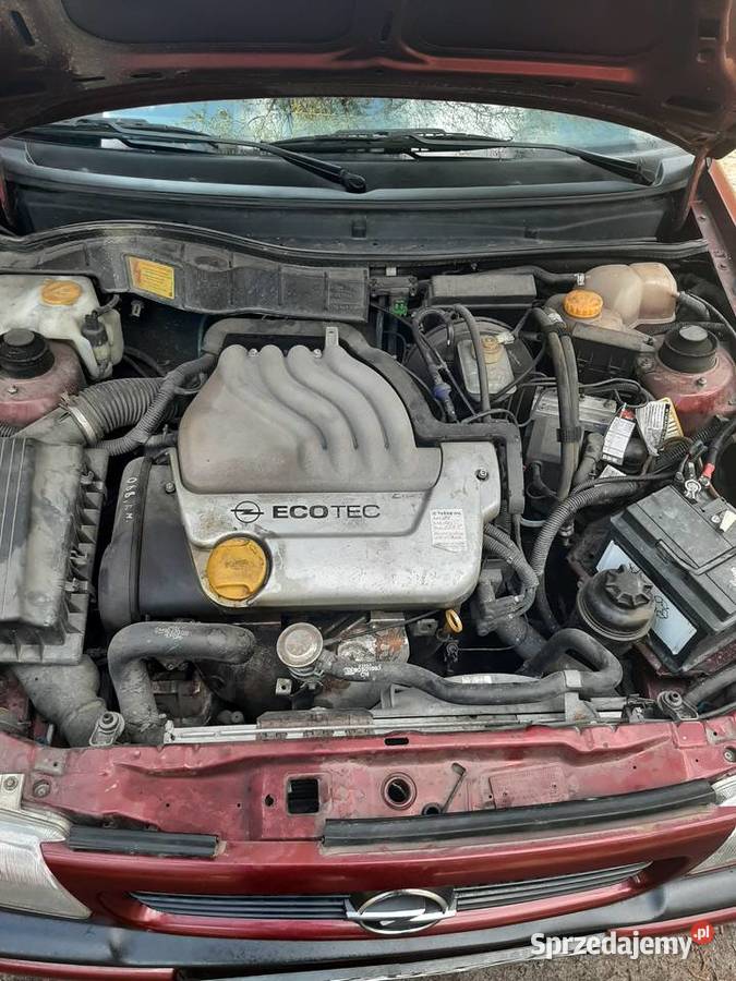 Sprzedam opel astra sedan 16 b 16 v 113 000 1997