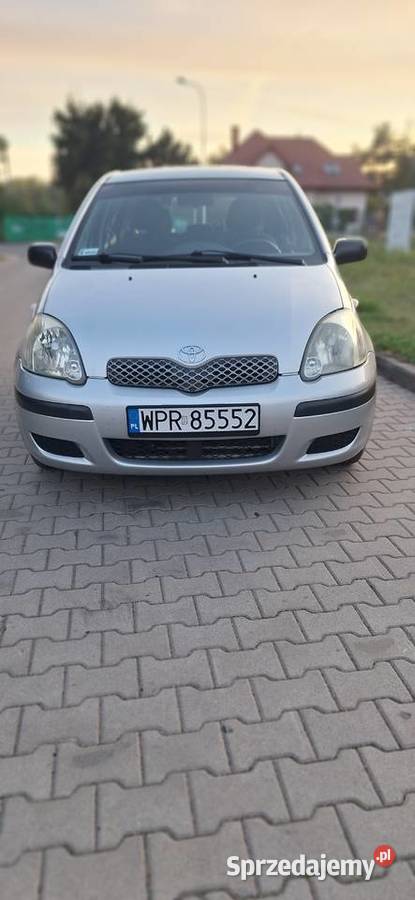 Toyota Yaris 2004 10 klima sprawna i niezawodna kupiony w polskim salonie Pruszków sprzedam