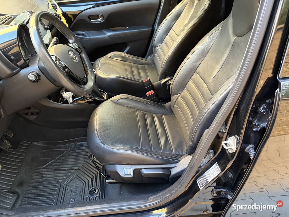 Toyota auto niski przebieg skóra wyposażenie Zamość