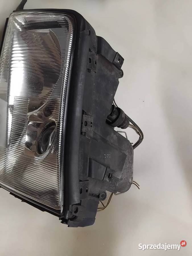 Lampy przód soczewka Audi 100 S4 C4 Hella opolskie Grodków