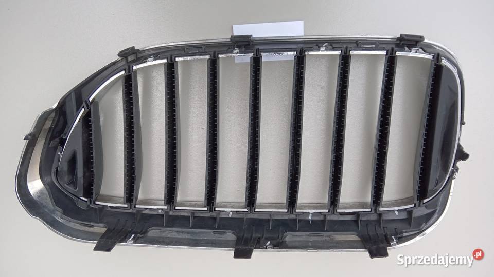 NERKA GRILL ATRAPA CHŁODNICY PRAWA BMW 5 G30 G31 osobowe Nowy Tomyśl