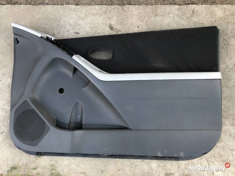 Toyota Yaris II boczki lewy prawy 3D Części Otwock