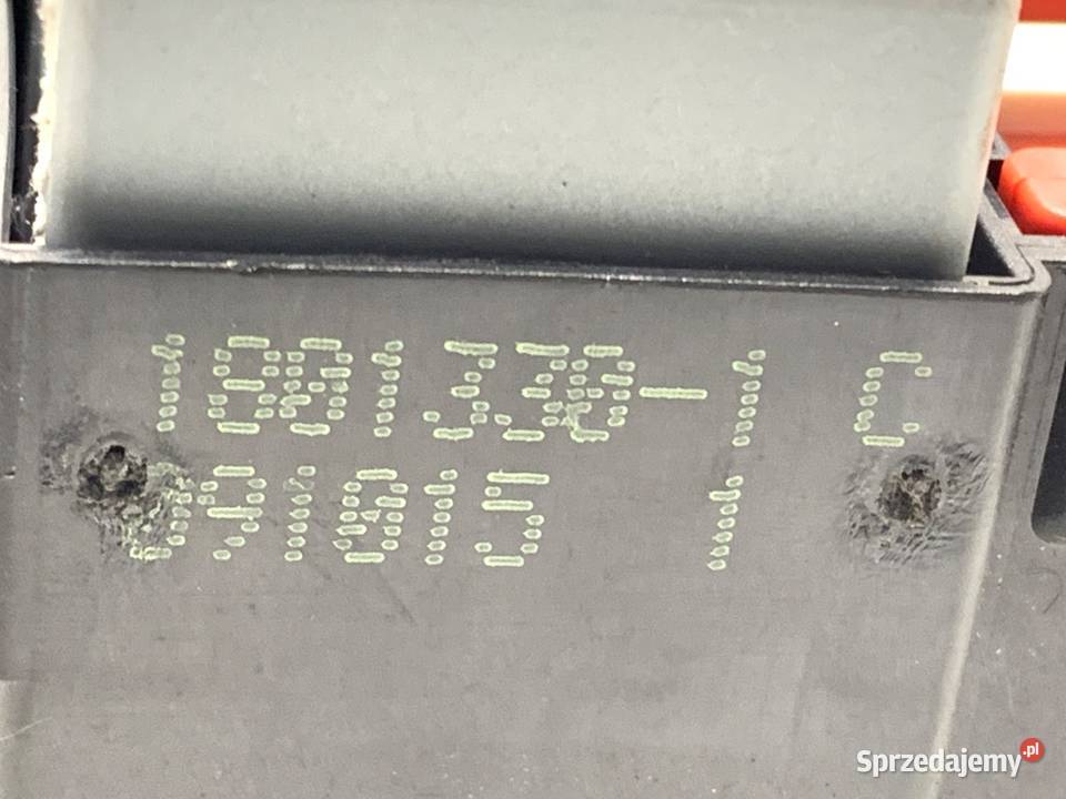 SKRZYNKA BEZPIECZNIKÓW RENAULT MEGANE III Kombi