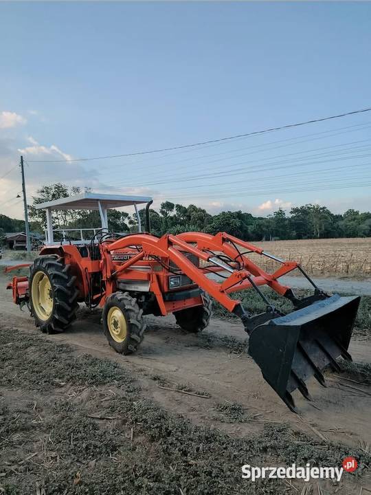Kubota L3202DT 4x4 tur Glebogryzarka Kosisko Skrzynia biegów Automatyczna Tarnowo sprzedam
