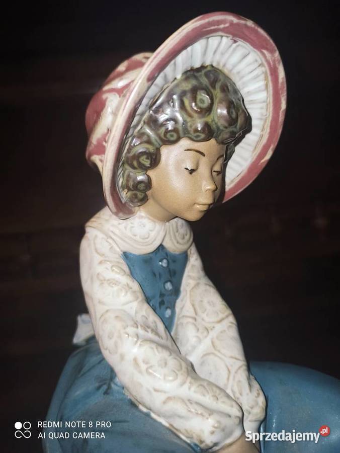 Figurka Dziewczynki z książką Ręcznie robiona pomorskie