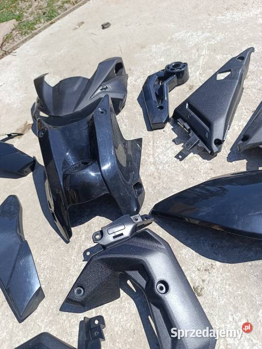 Plastiki osłony owiewki boczki Kawasaki z650