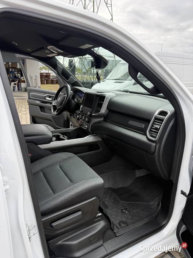Dodge RAM 1500 lifting bogato wyposażony super benzyna Warszawa