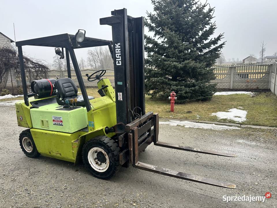 Wózek widłowy Clark 15t 33m automat lpg przesuw Pajęczno