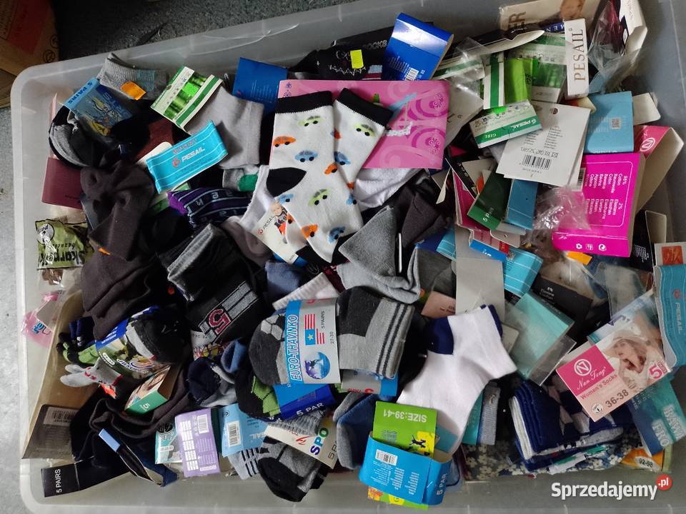 Pozostałości handlu czapki rękawiczki skarpetki Rawa Mazowiecka