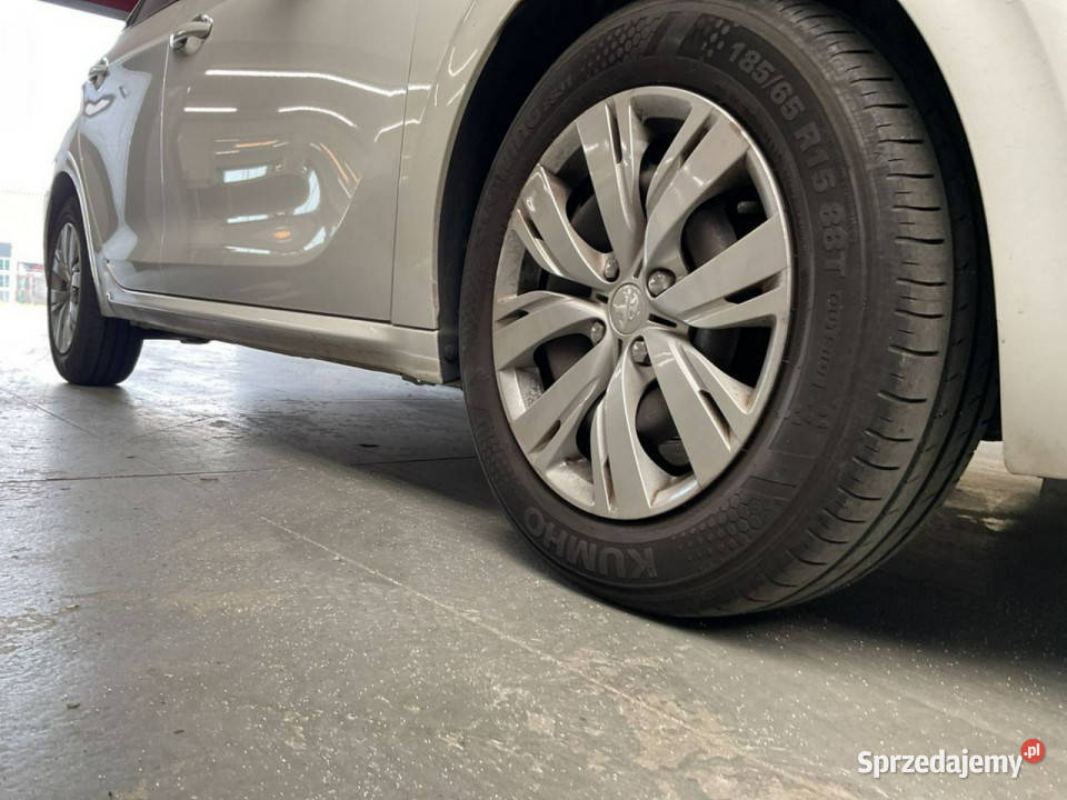 Peugeot 208 Benzyna tempomat nawigacja isofix 208 Wejherowo