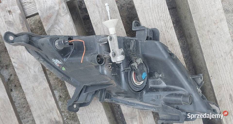 Hyundai i20 lift 1215r halogen LED lewy przod Jelenia Góra
