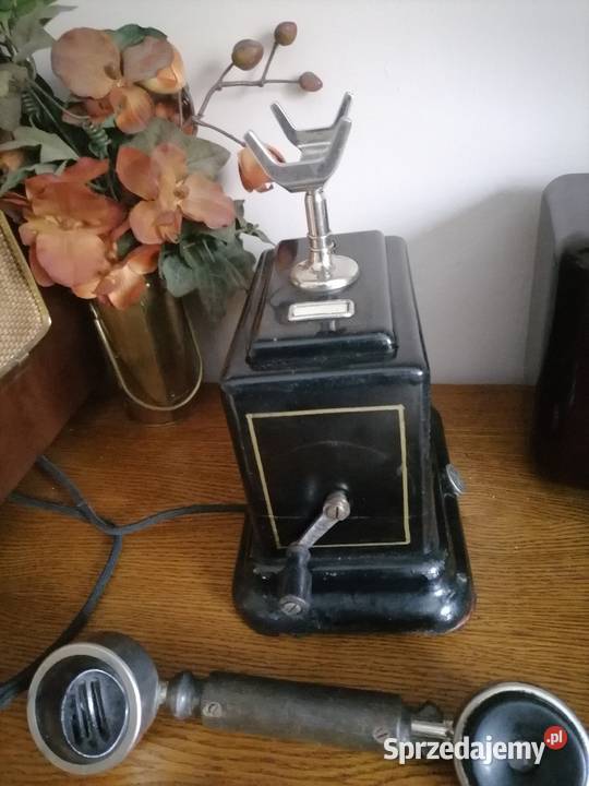 Stary telefon na korbke z lat 30 tych Kraków
