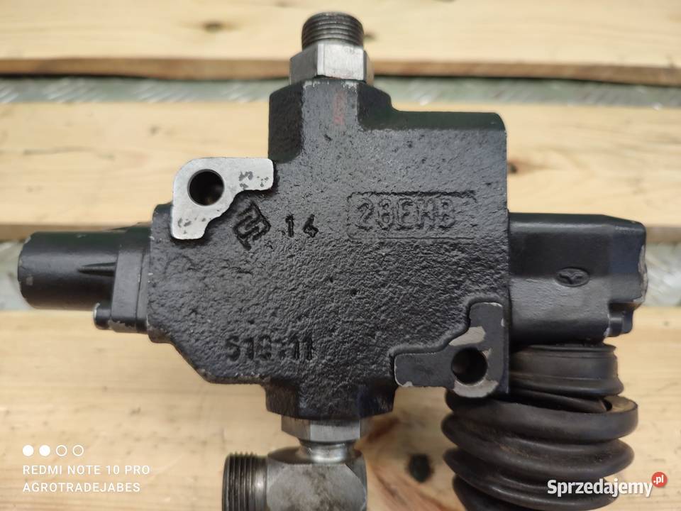 Rozdzielacz hydrauliczny 510111 28EMB Wilkowo