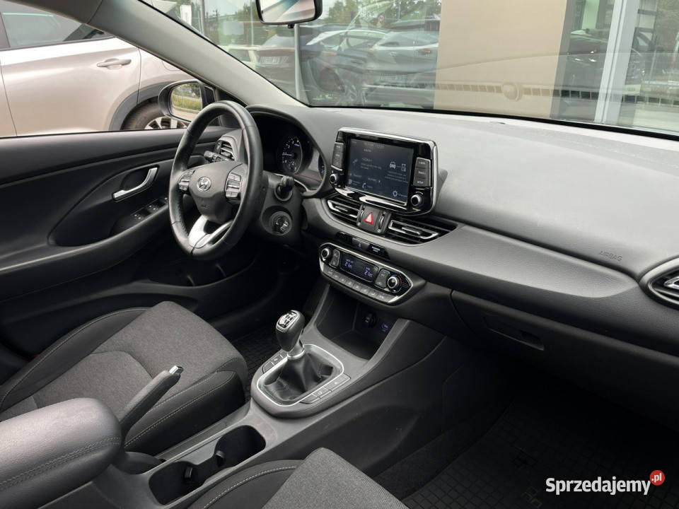 Hyundai i30 15GDI 110 SmartWinter LED Salon Piotrków Trybunalski sprzedam