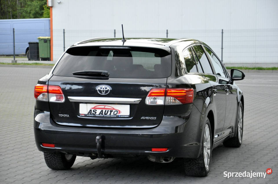 Toyota Avensis 18VVTi 147 Kombi Samochody osobowe