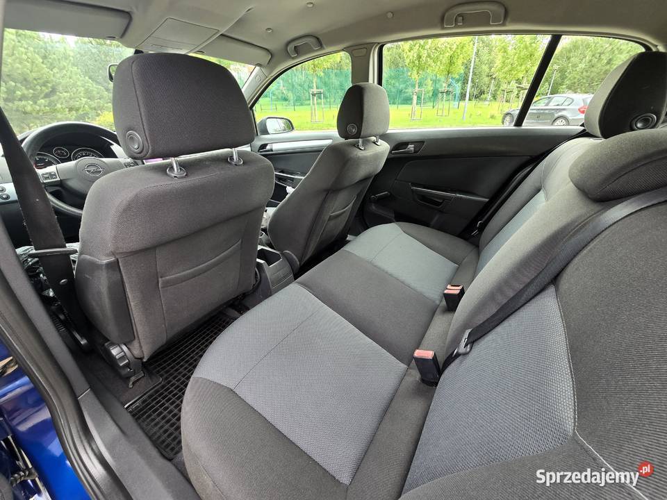 Opel Astra 17 ISUZU klima fajny stanmałe granatowy Rzeszów