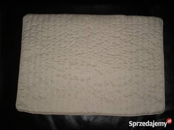 Pikowana beżowa poszewka na dużą poduszkę 41 x