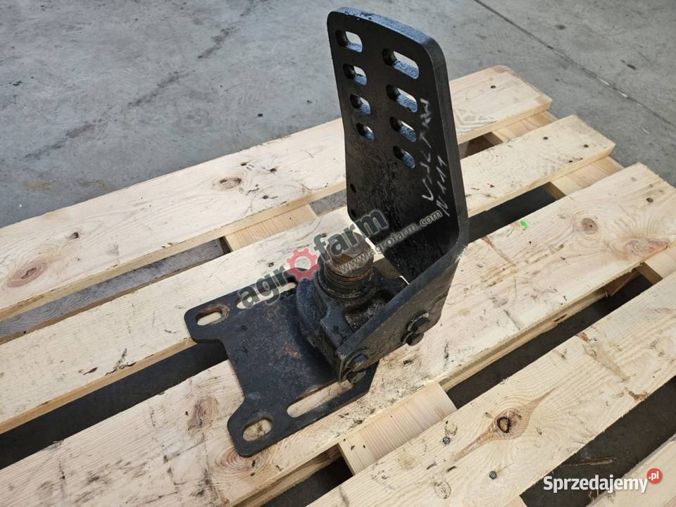 Uchwyt błotnika RH Valtra N111 N121 N141 Byków
