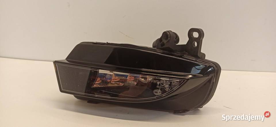 AUDI A5 8T HALOGEN PRAWY PRZÓD 8T0941700C Lampy przeciwmgielne