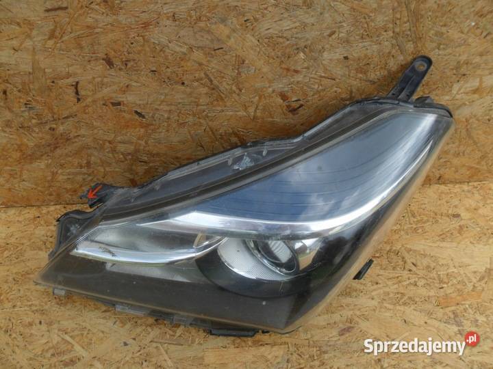 Toyota lampa lewa przednia Nowy Tomyśl sprzedam