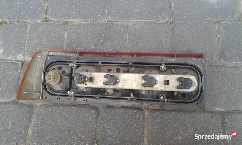 Lampa tylna moskwicz tavria Środek