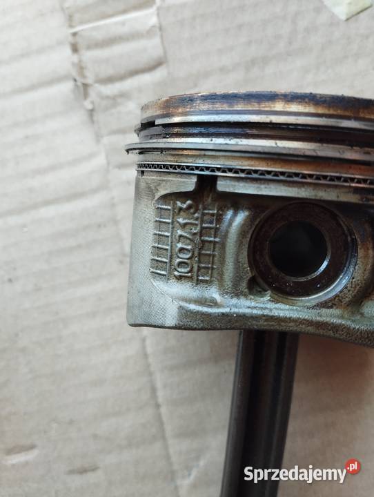 Tłok z korbowodem Renault 20 T F4R Łask sprzedam