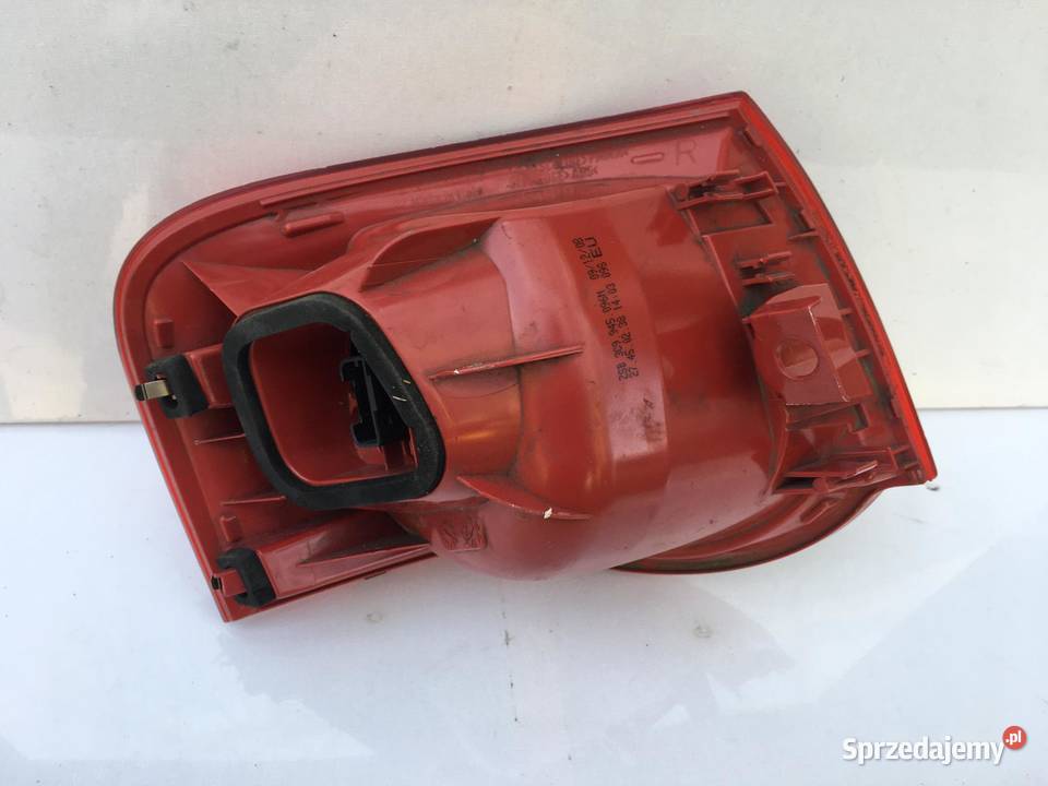 VW PASSAT B6 LEWA LAMPA TYŁ KOMBI Lampy tylne Ostroróg
