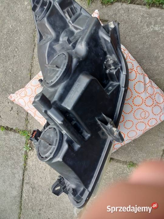 Lampa Opel Insignia prawa Europa Rok produkcji 2010 Staszów