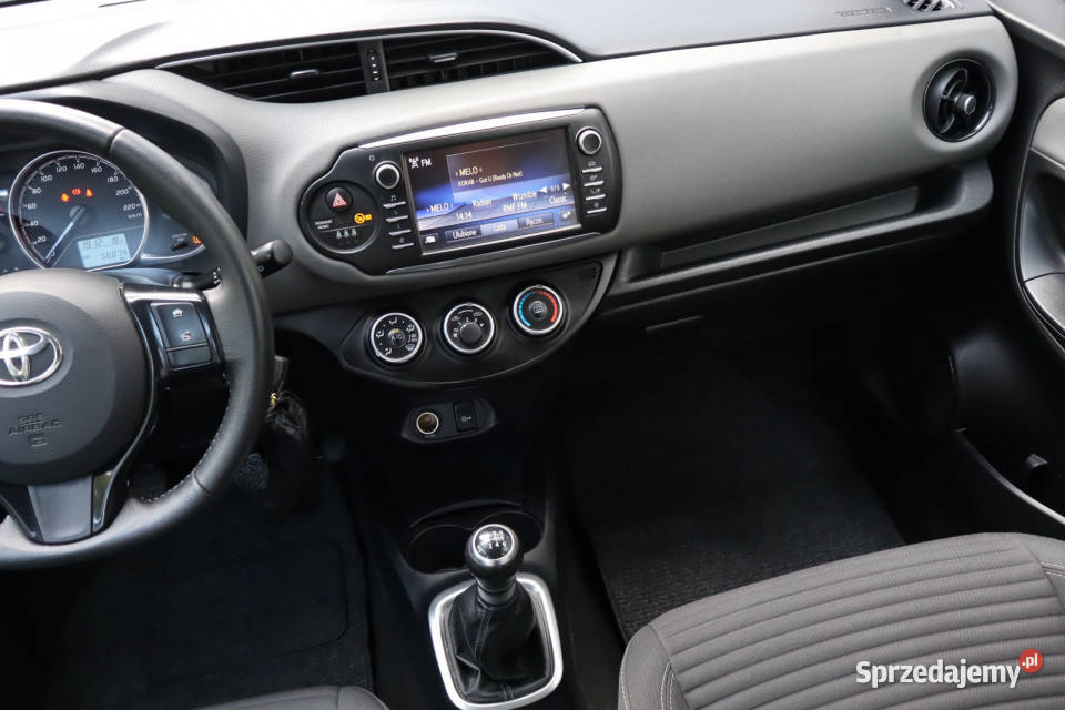 Toyota Yaris 15 Dual VVTi manualna