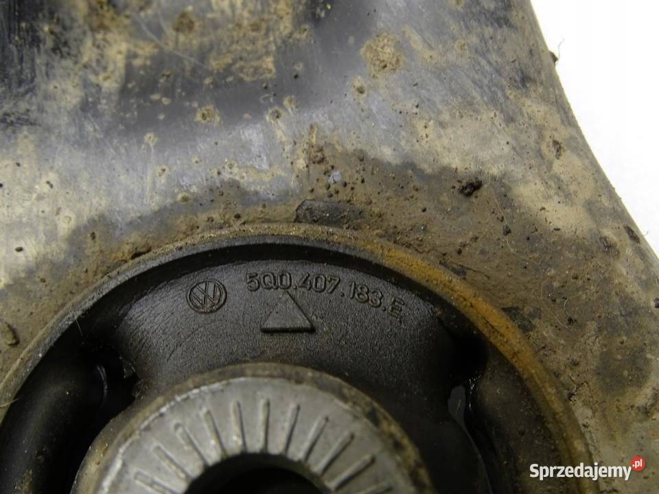 WAHACZ LEWY PRZÓD PRZEDNI VW PASSAT B8 20 TDI