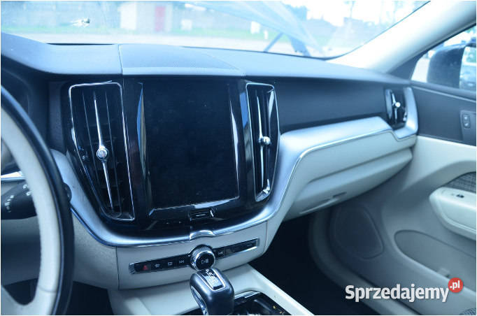 VOLVO XC60 D4 AWD 2017 196900 ccm 190 mazowieckie sprzedam