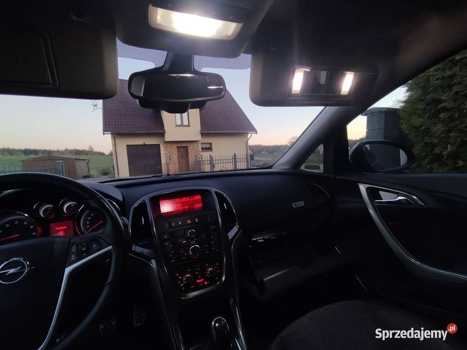 Opel Astra J Sports Tourer wersja Cosmo benzyna pomorskie