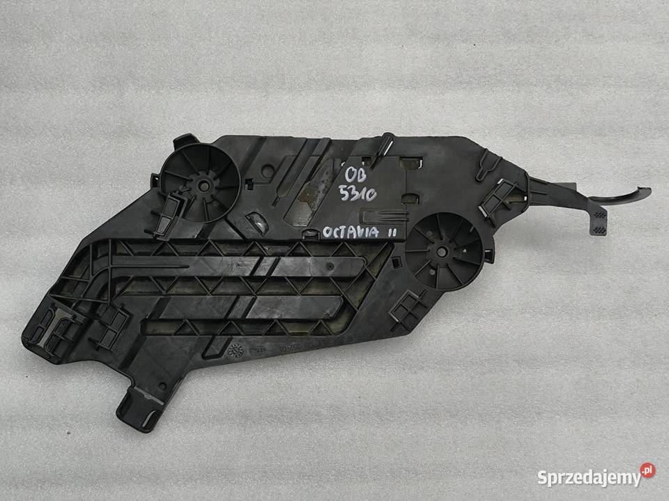 MOCOWANIE LAMPY LEWE SKODA OCTAVIA II 17035001 Części montażowe sprzedam